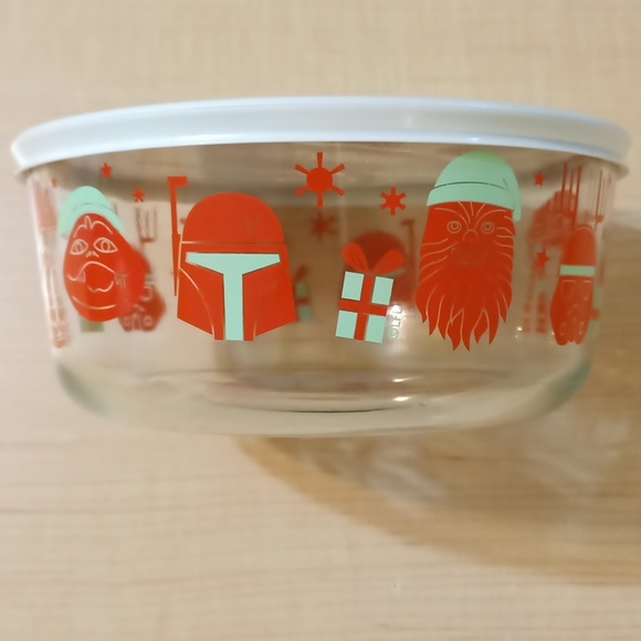 Star Wars Christmas Pyrex Glass Food Storage Container Bowl - Picture 2 of 11